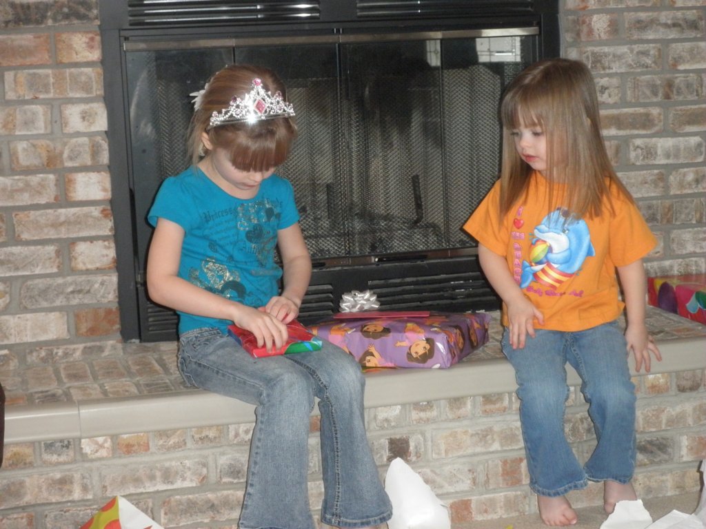 kaylinandelise2012020024.jpg