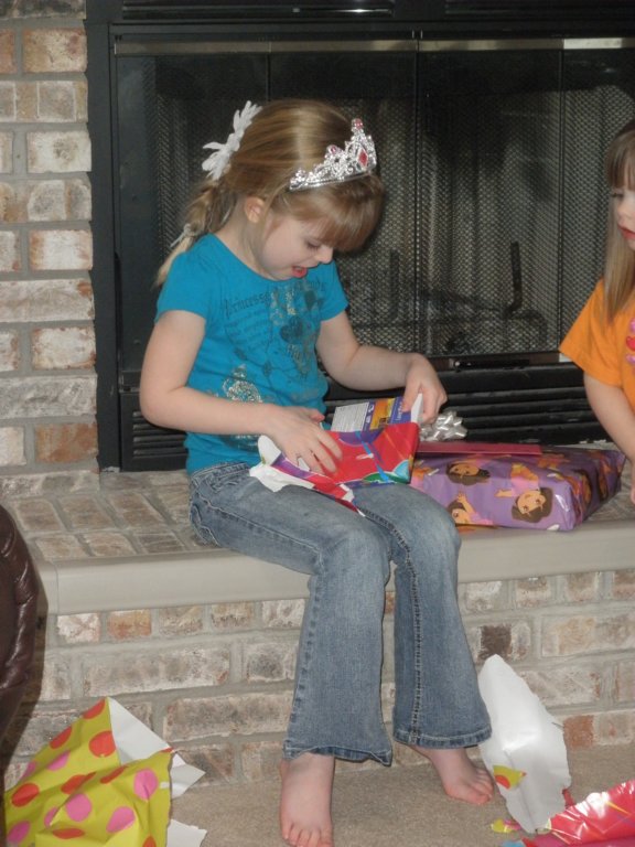 kaylinandelise2012020025.jpg