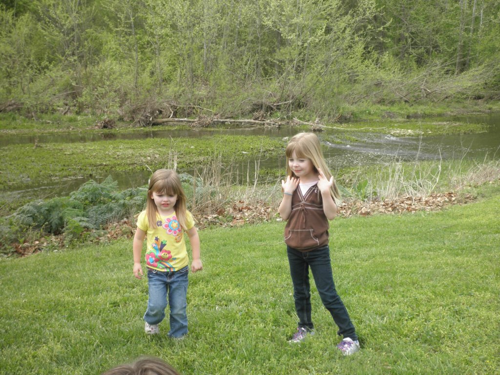 kaylinandelise2012040033.jpg