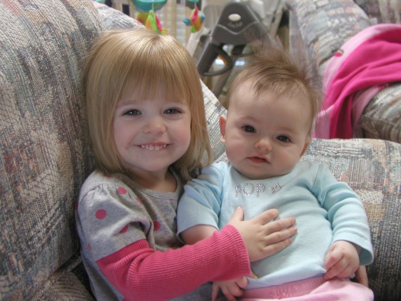 kaylinandelise2009050073.jpg