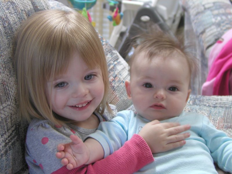 kaylinandelise2009050077.jpg