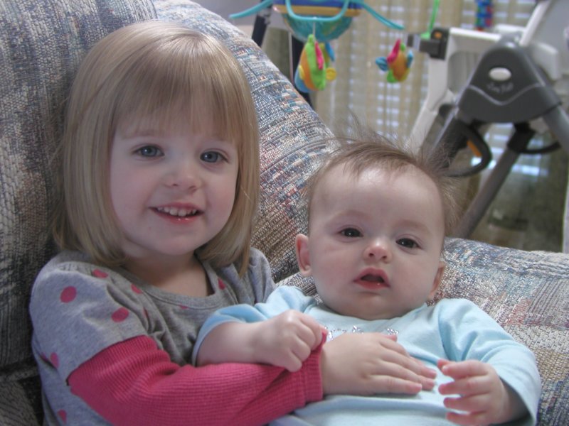 kaylinandelise2009050078.jpg