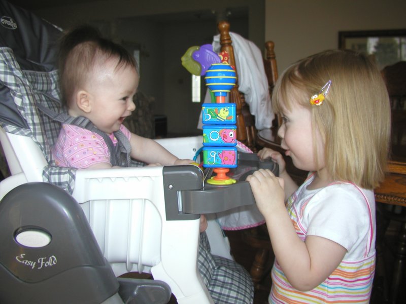 kaylinandelise2009050096.jpg